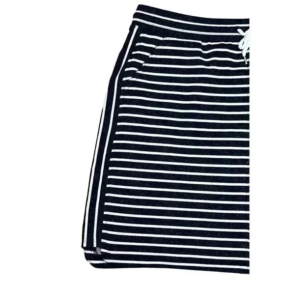 T BY TALBOTS PULL-ON ATHLETIC SKIRT - Picture 2 of 5